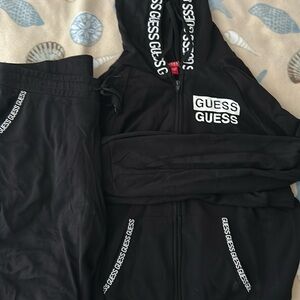 Guess sweatsuit